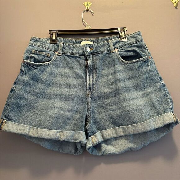 H&M Pants - Vintage H&M Women's High Waisted Denim Shorts Blue Size 16 Casual
